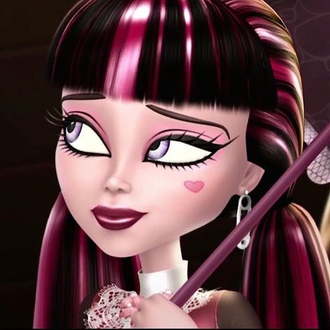 I just got result 'Draculaura' on quiz 'which monster high ghoul are you REALLY?'. What will you get? Draculaura Pfps, Monster High Ghouls Rule, Draculaura Pfp, Draculaura Icon, Dracula's Daughter, Draculaura Aesthetic, Monster High Pfp, Monster High Girls, Draculaura Monster High