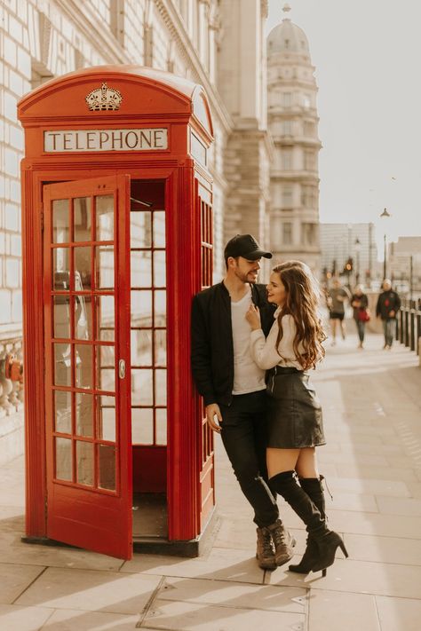 London Photo Ideas Couple, Couple In London Aesthetic, London Couple Pictures, London Couple Aesthetic, London Pictures Ideas, Parejas Aesthetic, London Photo Ideas, London Couple, Photoshoot London