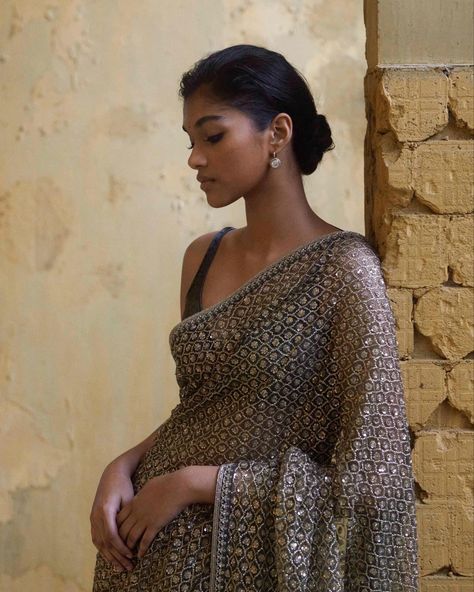 2022 Couture, Pani Puri, Indian Fashion Saree, Indian Dresses Traditional, Desi Clothes, Traditional Indian Outfits, Indian Couture, Indian Aesthetic, Indian Wedding Outfits