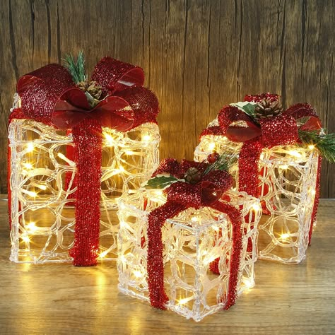 Lighted Christmas Boxes, Light Up Presents, Gift Boxes Christmas, Gift Boxes Decoration, Christmas Yard Decorations, Gift Box Design, Christmas Yard, Outdoor Holiday Decor, Indoor Christmas Decorations