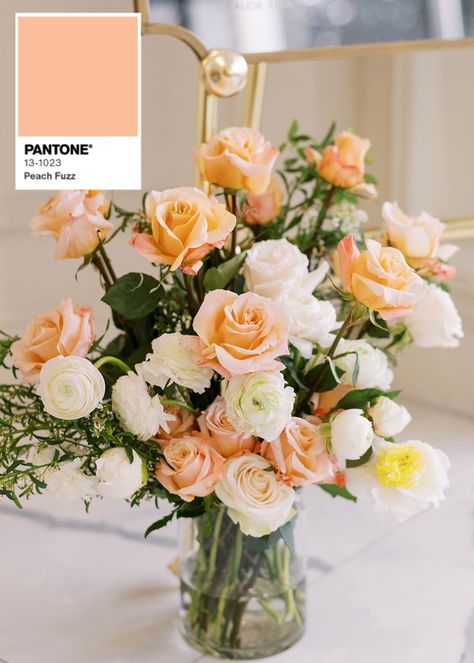 Peach Fuzz Pantone 2024 Wedding, Peaches And Cream Wedding Theme, Peach Fuzz Wedding, Peach Table Decor, Peach Wedding Palette, Pantone Wedding Colors, Peach Wedding Theme, Peach Wedding Decorations, Apricot Wedding