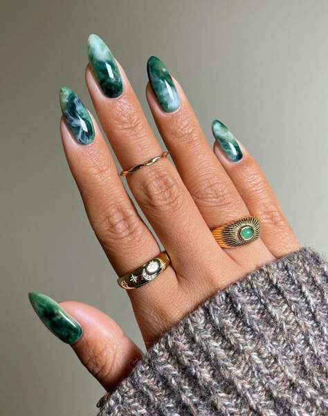 Luxe Marble, Plaid Print, & 10 More Decadent Emerald Green Nail Art Ideas Blue Green Nails Designs, Blue And Green Nails Ideas, Nail Inspo Vacation, Simple Nails Cute, Nails Cute Simple, Nail Inspo Unique, Jan Nails, Nail Inspo Elegant, Fall Nails Cute