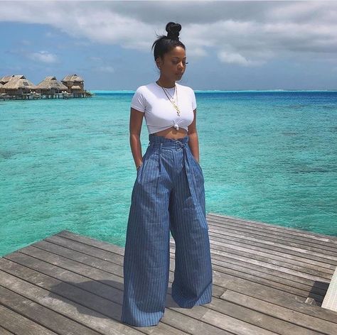 Spring/Summer Styles... Wide Leg Pant Summer Outfit, Wide Leg Denim Summer Outfit, White And Denim Brunch Outfits, Wide Leg Jeans Crop Top, Family Party Outfit Summer, High Waist Wide Leg Pants Outfits, Big Body Style, Glamorous Spring Outfits, Striped Wide Leg Pants Outfit