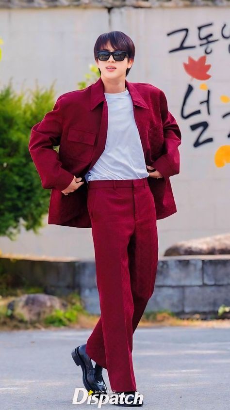 Jin Pic, Clothing Fails, Maroon Outfit, Bts Eyes, Kim Jin, Cute Couple Wallpaper, Mens Style Guide, Red Suit, Funny Outfits