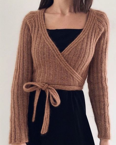 Knitting Wrap Top, Wrap Cardigan Knitting Pattern, Knit Clothing Patterns, Knit Clothes Patterns, Knit Shrugs, Knit Fashion Pattern, Cardigan Knitting Patterns, Fall Knitwear, Wrap Knitting Pattern