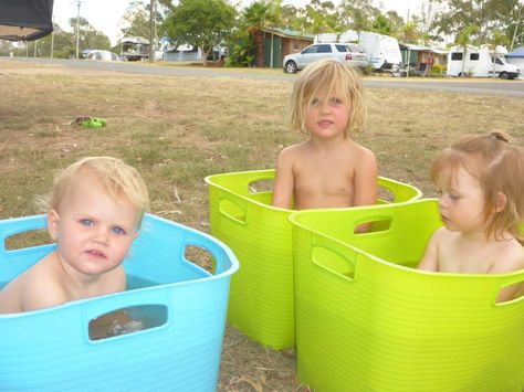 Kids Camping Games, Zelt Camping Hacks, Australia For Kids, Caravan Hacks, Camping Australia, Ideas For Camping, Camping With Toddlers, Tent Camping Hacks, Camping With A Baby