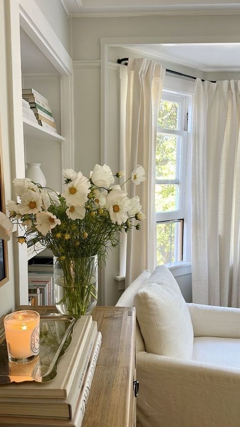 Nancy Meyers, Decoration Inspiration, Living Room Inspo, A Living Room, Interior Inspo, House Inspo, Living Room Inspiration, Dream Home Design, 인테리어 디자인