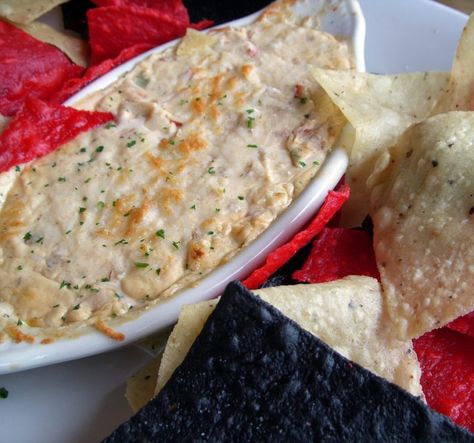 Blue Crab Dip Recipe, Blue Crab Dip, Blue Crab Recipes, Crab Dip Recipe, Strange Food, Blt Dip, Joe Crab Shack, Crab Dishes, Crispy Chips