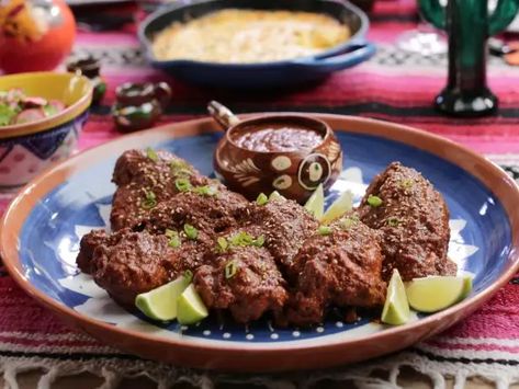 Chicken Mole Recipe, Mole Recipe, Apple Cider Vinegar Chicken, Chicken Mole, Valerie Bertinelli, Comfort Food Recipes, Best Slow Cooker, Easy Slow Cooker Recipes, Chicken Slow Cooker Recipes