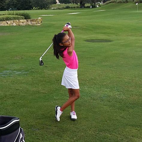 6 great tips for taking your kids out on the golf course. These are really good things to keep in mind! Golf Academy, Golf R, Golf Brands, Kids Golf, Golf Simulators, Girls Golf, Golf Drills, Best Golf Courses, Golf Digest