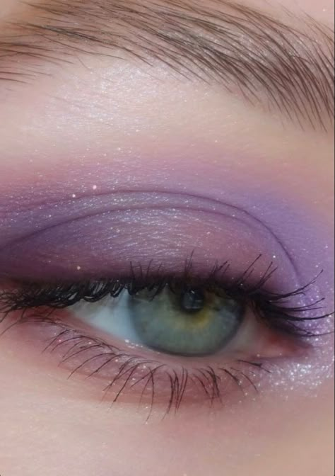 Makeup That Goes With Lilac Dress, Purple Prom Eyeshadow, Purple Fairy Eye Makeup, Prom Makeup For Dark Purple Dress, Purple Subtle Makeup, Lilac And Silver Makeup, Pale Purple Eyeshadow, Soft Lilac Eye Makeup, Lavender Eye Makeup Prom