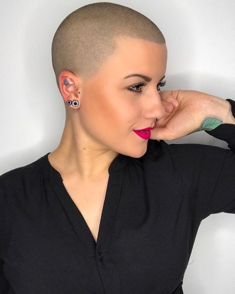 Beard Styles Bald, Buzz Cut Women, Shaving Cut, Hair Trends 2015, Girls With Shaved Heads, Bald Head Women, Buzz Cut Hairstyles, Shaved Hair Cuts, Shaved Head Women