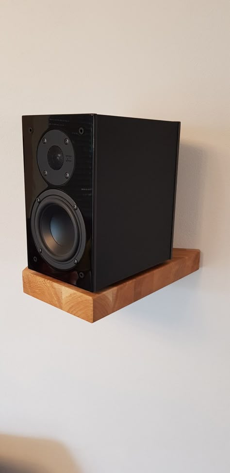 Speaker Shelf Ideas, Sound System Living Room, Sound System Shelves, Home Audio System Ideas, Speaker Wall Mount Ideas, Speaker Stands Ideas, Sound Bar Mounting Ideas, Small Speaker Shelf, Sonos One Shelf