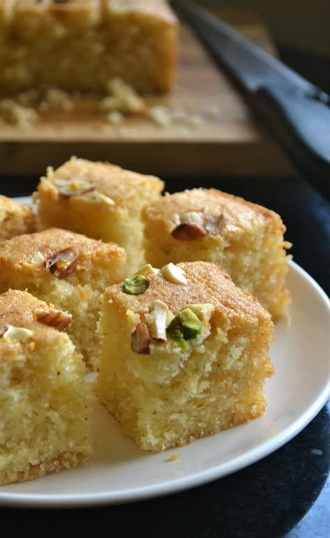 Resepi Biskut, Resipi Kek, Semolina Cake, Cake Video, Eggless Cake Recipe, Eggless Desserts, Eggless Recipes, Bakery Cake, Eggless Baking