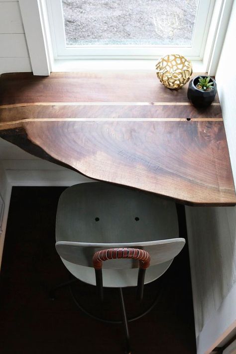 A built-in walnut corner desk with chair sits in front of a large window, providing a wonderful place to work. Ikea Linnmon, Cottage Bedrooms, Small Workspace, Design Hack, Beautiful Spaces, Tiny Living, My New Room, Apartment Living, Wood Shop