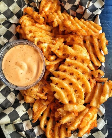 Lower East Side Nyc, Waffle Fries, Shrimp Recipes For Dinner, Food L, Best Food Ever, Lower East Side, Food Goals, Unhealthy Food, Tag Your Friends