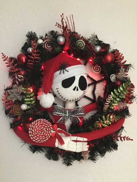 Nightmare Before Christmas Reef, Nightmare Before Christmas Christmas Wreath, Nightmare Before Christmas Wreath Ideas, Jack Skellington Christmas Wreath, Christmas Wreath Contest Ideas, Nightmare Before Christmas Crafts Diy, Nightmare Before Christmas Christmas Diy, Jack Skellington Ornaments Diy, Jack Skellington Wreath Diy