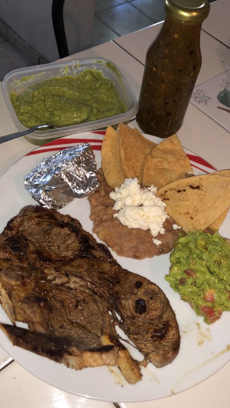 100 gr de varne asada + 1 paquete de salamas c/ guacamole + frijoles y cebolla asada Carne Asada Aesthetic, Ft Ig, Fit Aesthetic, Healthy Food Motivation, Carne Asada, Snap Food, Money And Happiness, Clean Eating Recipes, Soul Food