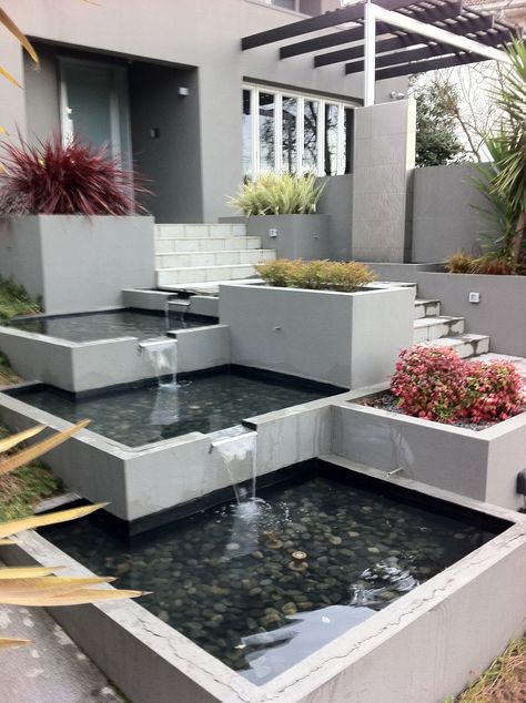 Ideas De Piscina, Water Fountain Design, Garden Landscaping Ideas, Kolam Koi, Backyard Ponds, Outdoor Water Feature, Indoor Water Fountains, Fountain Design, Backyard Water Feature