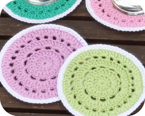 Crochet Pattern coasters-This site is Dutch but can translate to English Grietjekarwietje.blogspot.com: Crocheted Coasters, Fiber Crafts, Crochet Coaster Pattern, Crochet Potholders, Crochet Circles, Crochet Kitchen, Crochet For Home, Crochet Motifs, Crochet Round