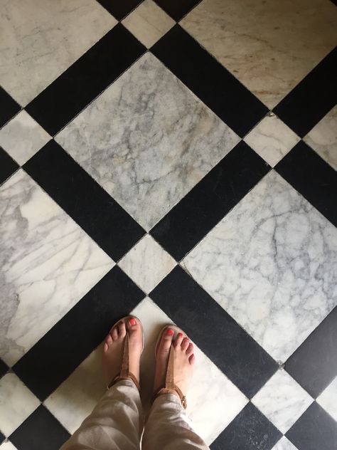 Marble Floors Entryway, Black And White Harlequin Floors, Marble And Wood Checkered Floor, Marble Checkered Floor Laundry Room, Marble Hallway Floor, Black And White Marble Floor Kitchen, Check Floor Bathroom, Marble Tile Entryway, Checker Marble Floor