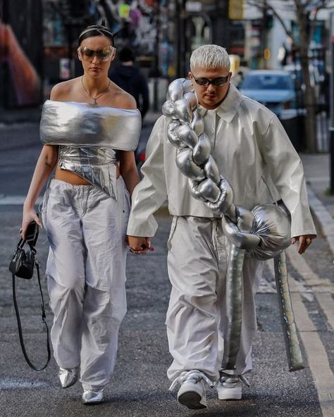 Futuristic Utopian Fashion, Futuristic Fashion Men, Futuristic Fashion Women, Surrealism Fashion, Breaking Stereotypes, Futurism Fashion, Fashion Innovation, Mens Fashion Week Street Style, Gender Fluid Fashion