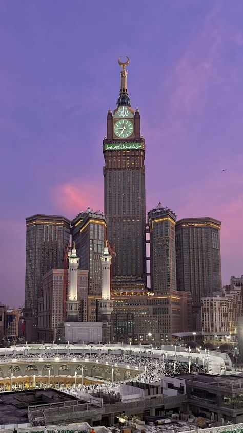 Aesthetic Makkah, Medina Wallpaper, Mecca Images, Gallery Frame Set, Ramadan Photos, Medina Mosque, Best Nature Images, Mosque Art, Islamic Wallpaper Iphone