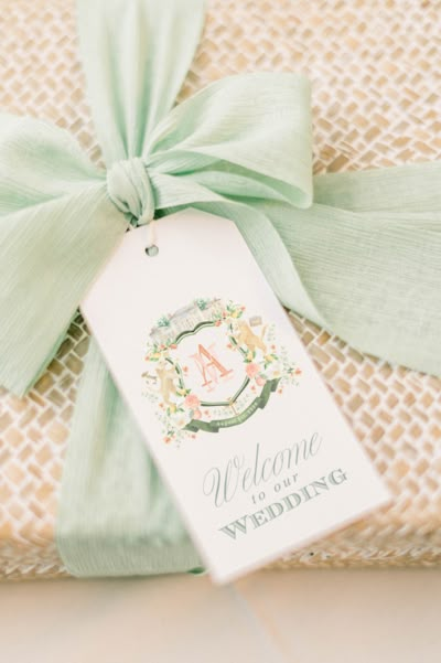 Wedding Welcome Bag Tags, Wedding Tags Ideas, Wedding Bag Tags, Welcome Bag Tags, Bridesmaid Gift Tag, Box Regalo, Gift Tags Wedding, Watercolor Crest, Wedding Welcome Gifts