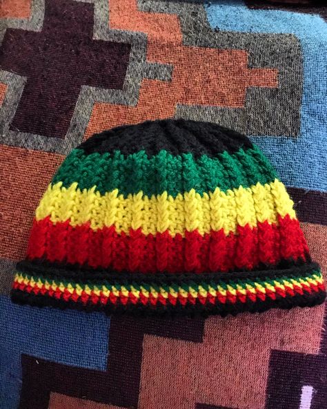 Rasta Crochet Hat, Crocheted Beanie, Crochet Hat Pattern, Crochet Beanie, Bob Marley, Hat Pattern, My Vibe, Beanie Hats, Knitted Hats