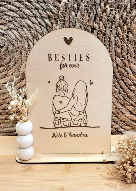 Present For Bestie, Laser Printer Projects, Laser Cut Gift Ideas, Small Embroidery Designs, Wood Laser Ideas, Flower Vase Making, Laser Cut Decor, Personalised Gifts For Friends, Friend Crafts