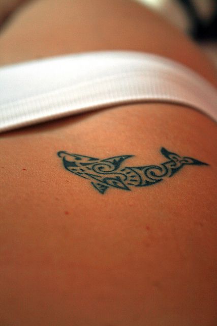 Dolphin Tattoos, Dolphin Tattoo, Tattoos Photo, Dolphins Tattoo, Tato Henna, Hawaiian Tattoo, Dream Tattoos, Symbolic Tattoos, Simplistic Tattoos