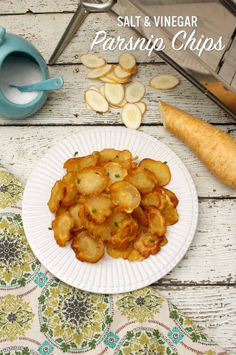 Try these addicting salt and vinegar parsnip chips next time you're craving something crunchy! Farm Fresh To You recipes. Salt And Vinegar Chips, Healthy Cravings, Vinegar Chips, Parsnip Chips, Thm Snacks, Fast Metabolism Diet Recipes, Parsnip Recipes, Veggie Salad Recipes, Lunch Sides