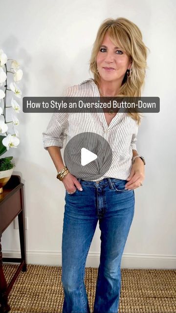 Tracey Rogers on Instagram: "An oversized button down is quickly becoming one of my favorite go-to’s. However, styling them can be tricky.   An easy way to style is to unbutton the bottom two buttons, twist the flaps twice, then tuck those in. I suggest tucking in the back as well if the top is oversized and long.   Rolling the sleeves always elevates the look, but it’s hard to make them stay up. So instead of a normal sleeve roll, pull the sleeve up to the length you want it to be, then add a roll on top of that!  Common “Shop” and I’ll send you links to some of my favorite oversized blouses (if it doesn’t state that it’s oversized, order at least one size up).   #fashionover50 #fashionover40 #over50style #over40style #wearingtoday #outfitsstyling #ootddetails #outfitinspiration  #cuteout How To Tie Bottom Of Shirt, How To Style Long Sleeve Shirts, Oversize Blouse, How To Wear A Blouse With Jeans, Button Down Shirt Hacks For Women, Oversize Blouse Outfit, Fitted T Shirt Outfit, How To Style Long Sleeve Button Up, Oversized White Linen Shirt