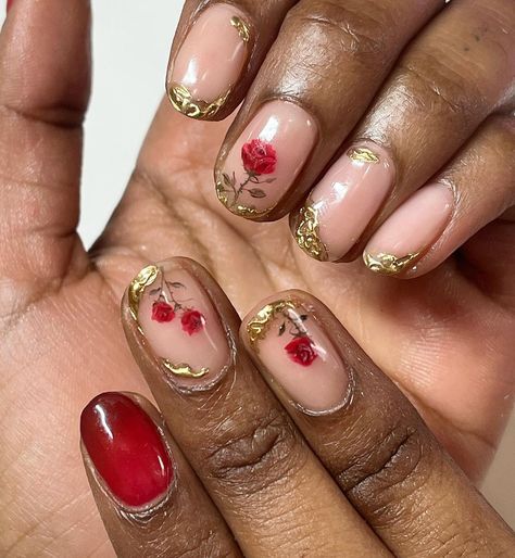 ~*Gilded*~ red rose mani for @sagestop 🌹 | Instagram Gold Flower Nails, Leaf Nail Art Designs, Fall Leaf Nail Art, Rose Flower Nail Art, Red Wedding Nails, Rose Nail Design, Leaf Nail Art, Fall Leaves Nail Art, Lily Nails