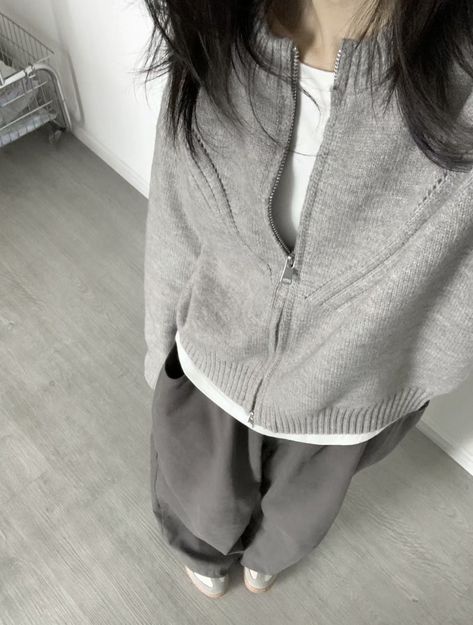 Knitted Cropped Sweater, Women Korean Fashion, Zip Up Cardigan, Crop Top Casual, Cardigan Women, Looks Style, Casual Style Outfits, Mode Inspiration, Grunge Outfits