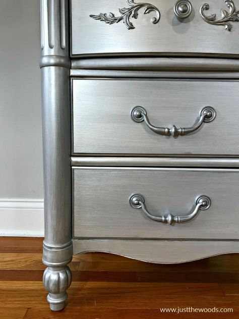 Silver metallic paint and glam seem to go hand in hand. Give your painted furniture a metallic painted makeover by adding metallic silver furniture paint. See a table transformed using metallic paint for furniture. #paintedfurniture #metallicpaint #silverpaint #metallicfurniturepaint #silvermetallicpaint Silver Painted Furniture Metallic, Silver Painted Furniture, Silver Grey Paint, Sanding Furniture, Metallic Furniture, Grey Painted Furniture, Gray Painted Furniture, Metallic Painted Furniture, Best Gray Paint