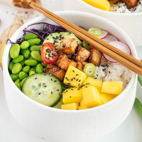 Vegan Tofu Poke Bowl Tofu Poke Bowl, Tofu Poke, Vegan Poke Bowl, Vegan Poke, Power Bowl, Easy Summer Dinners, Vegan Fish, Vegan Tofu, Easy Vegan Dinner