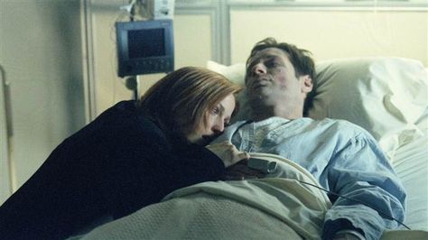 The X-Files' reboot: Catch up on Mulder and Scully heading into ... Mulder And Scully, Hot Love Quotes, Mulder Scully, Fox Mulder, Dana Scully, David Duchovny, Tv Couples, Gillian Anderson, Retro Tv