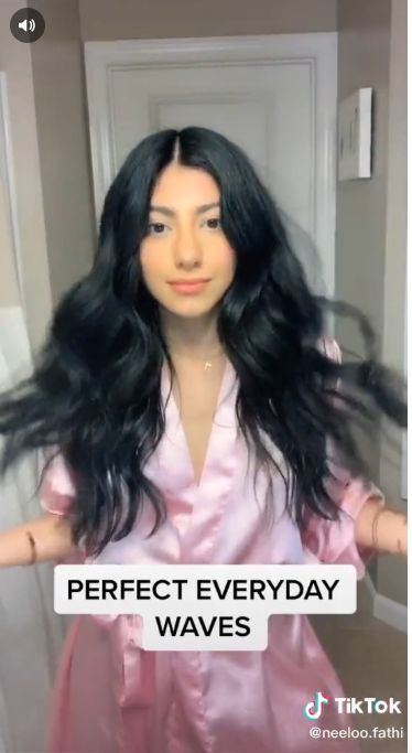 Soft Waves Tutorial, Tik Tok Hair, Soft Waves Hair, Waves Tutorial, Waves Hair, Curly Hair Tutorial, Hairstyle Tutorials, Hair Things, Preppy Girl