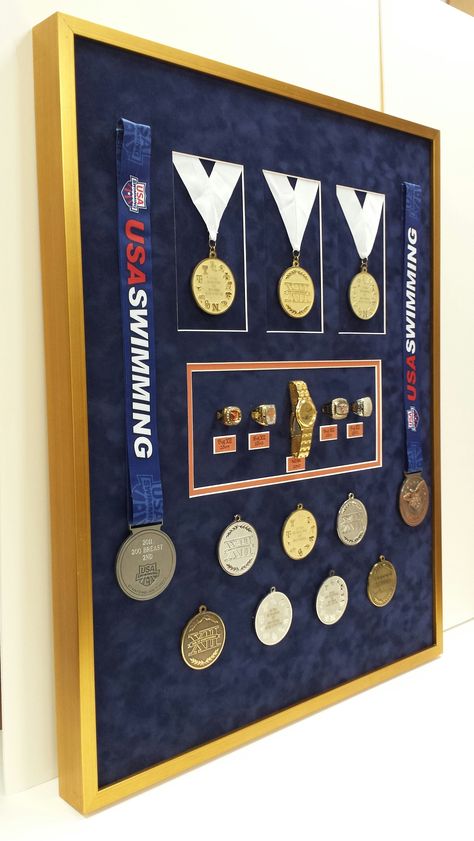 Medals Frame Display Ideas, Medal Frames Ideas, Medals Display, Medal Display Ideas, Diploma Display, Sports Medal Display, Trophy Craft, Trophy Plaques, Badges Diy