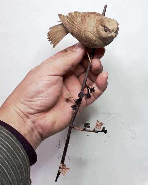 Small Animal Sculptures, Bird Sculpture Clay, Whittled Bird, Clay Sparrow Bird, Birds Sculpture, Sparrow Sculpture, Ceramic Birds Sculpture, Clay Birds, Bird Carving