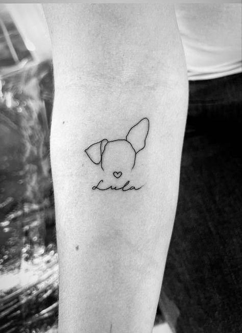 18 Minimalist Dog Tattoo Ideas: A Perfect Blend of Art and Adoration Small Dog Tattoos, Dog Tattoo Ideas, Basic Tattoos, Pawprint Tattoo, Small Pretty Tattoos, Tasteful Tattoos, Petite Tattoos, Tattoos Geometric, Small Hand Tattoos