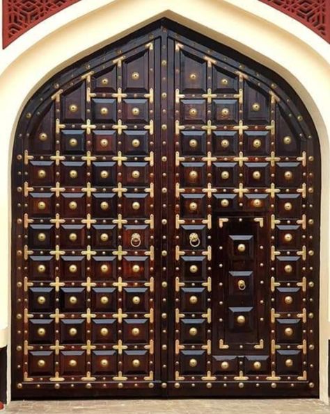 Rajwadi Main Door Design, Rajasthan Doors, Wooden Door Frame, Rustic Entry Doors, Indian House Exterior Design, Gate Pictures, Entry Door Designs, Dining Room Design Luxury, House Main Door