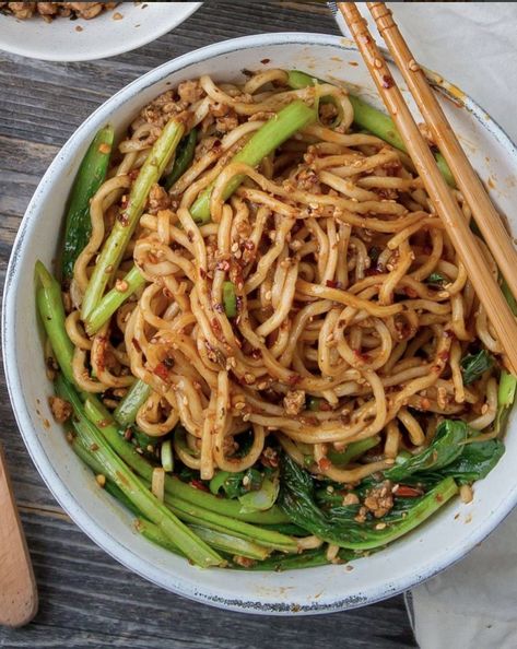 Dandan Noodles, Vegan Thai Curry, Pickled Mustard Greens, Udon Noodle Soup, Dan Dan Noodles, Cooking Sauces, Low Sodium Soy Sauce, Live Healthy, Toasted Sesame Seeds