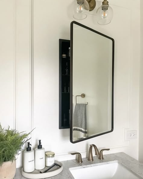 Black Medicine Cabinet Bathroom, Recessed Medicine Cabinet Mirror, Hidden Medicine Cabinet, Bathroom Closet Organization Ideas, Neutral Bathrooms Designs, Bathroom Drawer Organization, Bathroom Closet Organization, Minimal Storage, Closet Organization Ideas