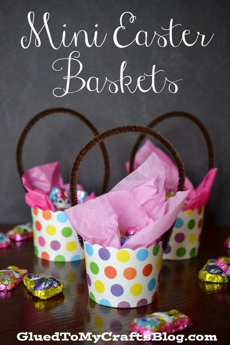 Paper Cup Mini Easter Baskets - DIY Gift Idea For Your Spring Plans Easter Baskets Craft, Slp Crafts, Mini Easter Baskets, Homemade Easter Baskets, Mini Easter Basket, Easter Food Crafts, Paper Cup Crafts, Easter Baskets To Make, Easter Cups