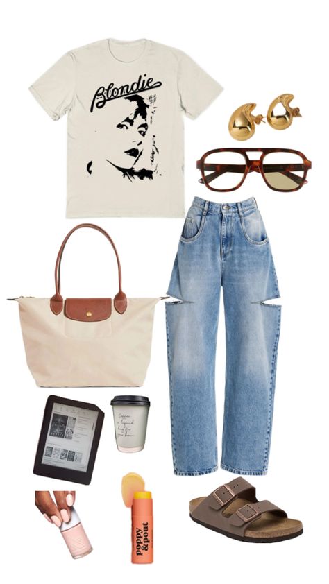 Casual Birkenstock women outfit with le pliage bag and a bandshirt Birkenstock Women Outfit, Birkenstock Outfit Summer, Birkenstock Sandals Outfit, Birkenstock Sandal, Birkenstock Outfit, Stylist Outfit, Comfort Fashion, Travel Comfort, Birkenstock Women