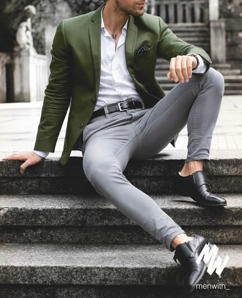 Classy Man, Green Suit Jacket, Mens Fashion Suits Formal, Herren Style, Mens Fashion Illustration, Mens Fashion Business Casual, Mens Fashion Editorial, Mens Fashion Casual Winter, Mens Fashion Blazer