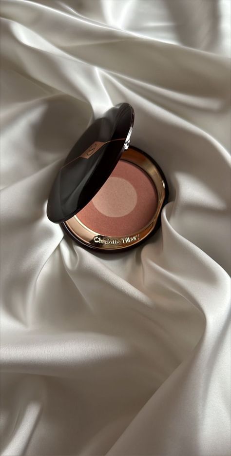 so pretty!!!! Cheek To Chic Blush, Charlotte Tilbury Cheek To Chic, Sensitive Skin Makeup, Blusher Makeup, Beauty Makeup Photography, Pink Powder, Makeup List, Cheek Stain, Beauty Care Routine