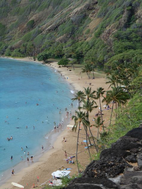 Hanauma Bay is one of the most popular and most visited beaches on O'ahu outside of Waikiki and the North Shore beaches. Waimea Bay, Hanauma Bay, 17 August, Waikiki Beach, The Eighth Day, North Shore, Honolulu, My Happy Place, Happy Place